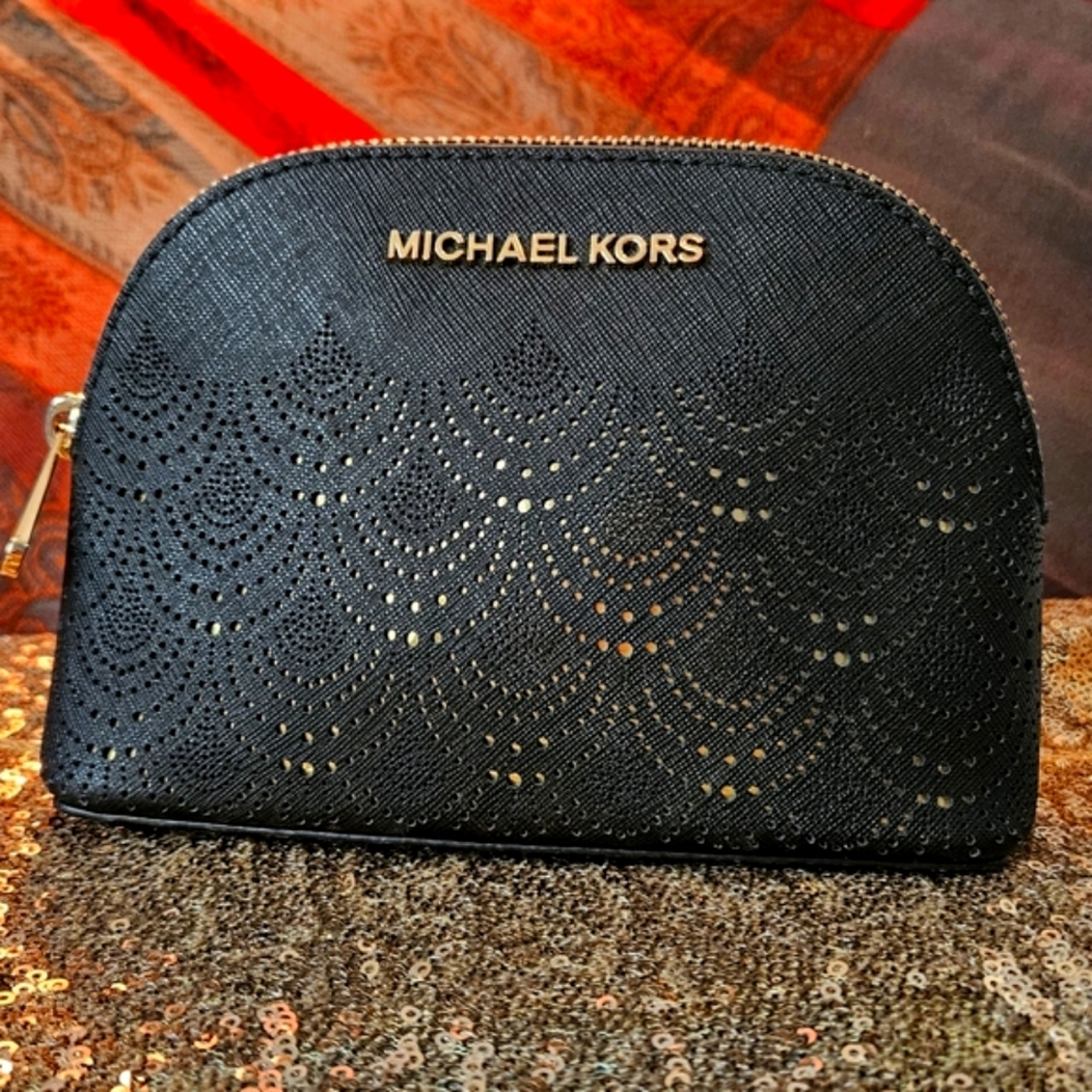 Michael Kors Bag, Wallet AND Cosmetic Bag! - Picture 12 of 13